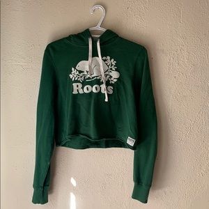 Cropped roots sweater